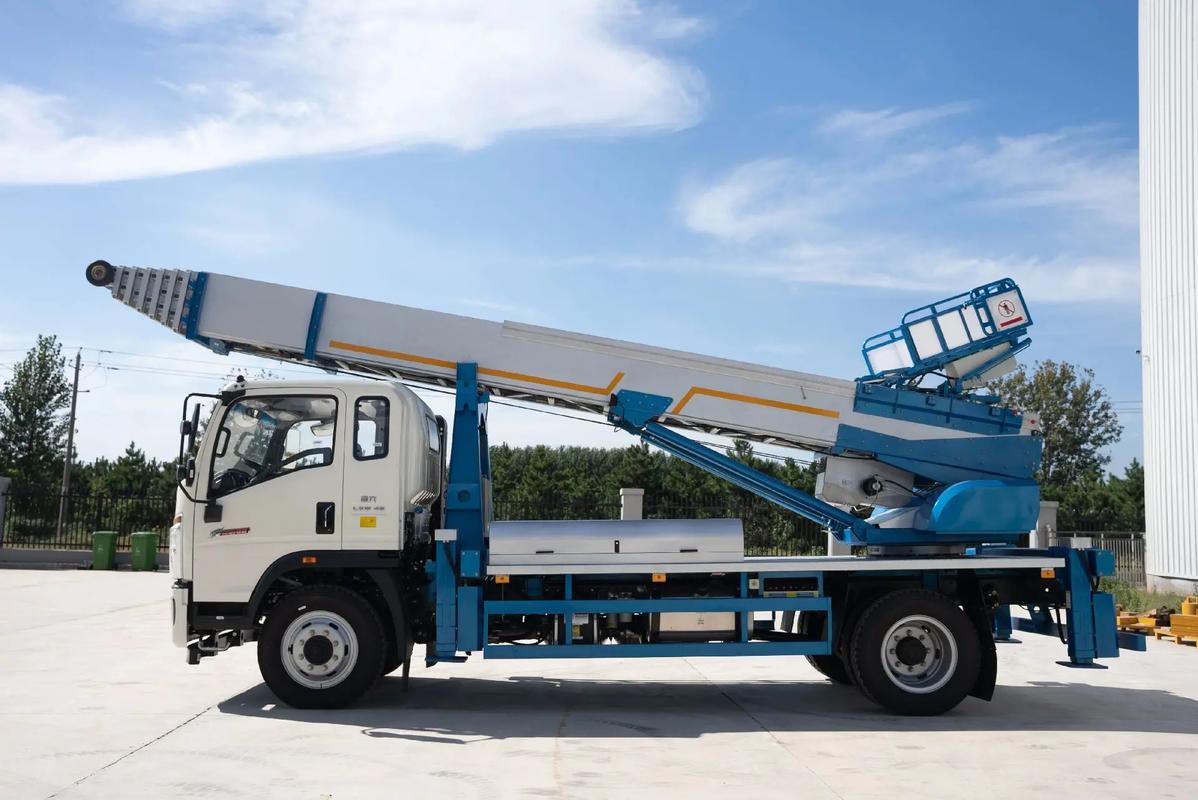 常州云梯上料车租赁费用