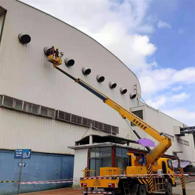 常州高空作业车出租服务：专业广告牌安装解决方案