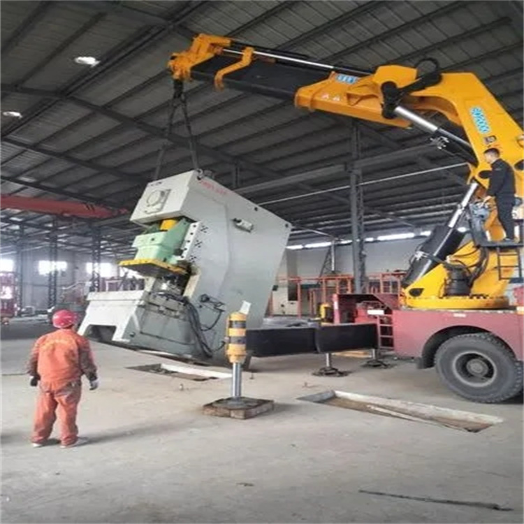 常州80吨折臂吊车出租附近电话